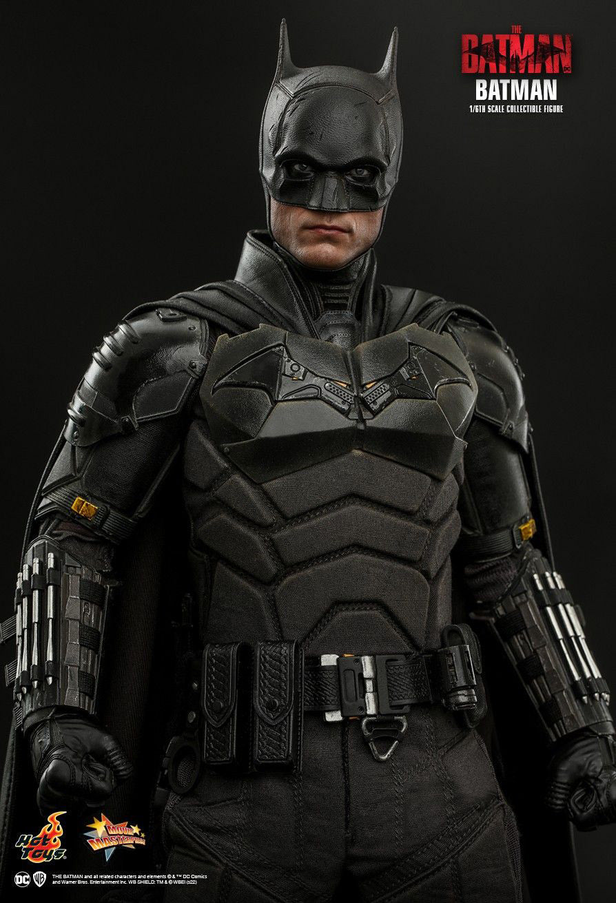 Hot Toys (MMS638) The Batman Batman 1/6th Scale Collectible Figure (Standard Version) Hot Toys (MMS638) The Batman Batman 1/6th Scale Collectible Figure (Standard Version)