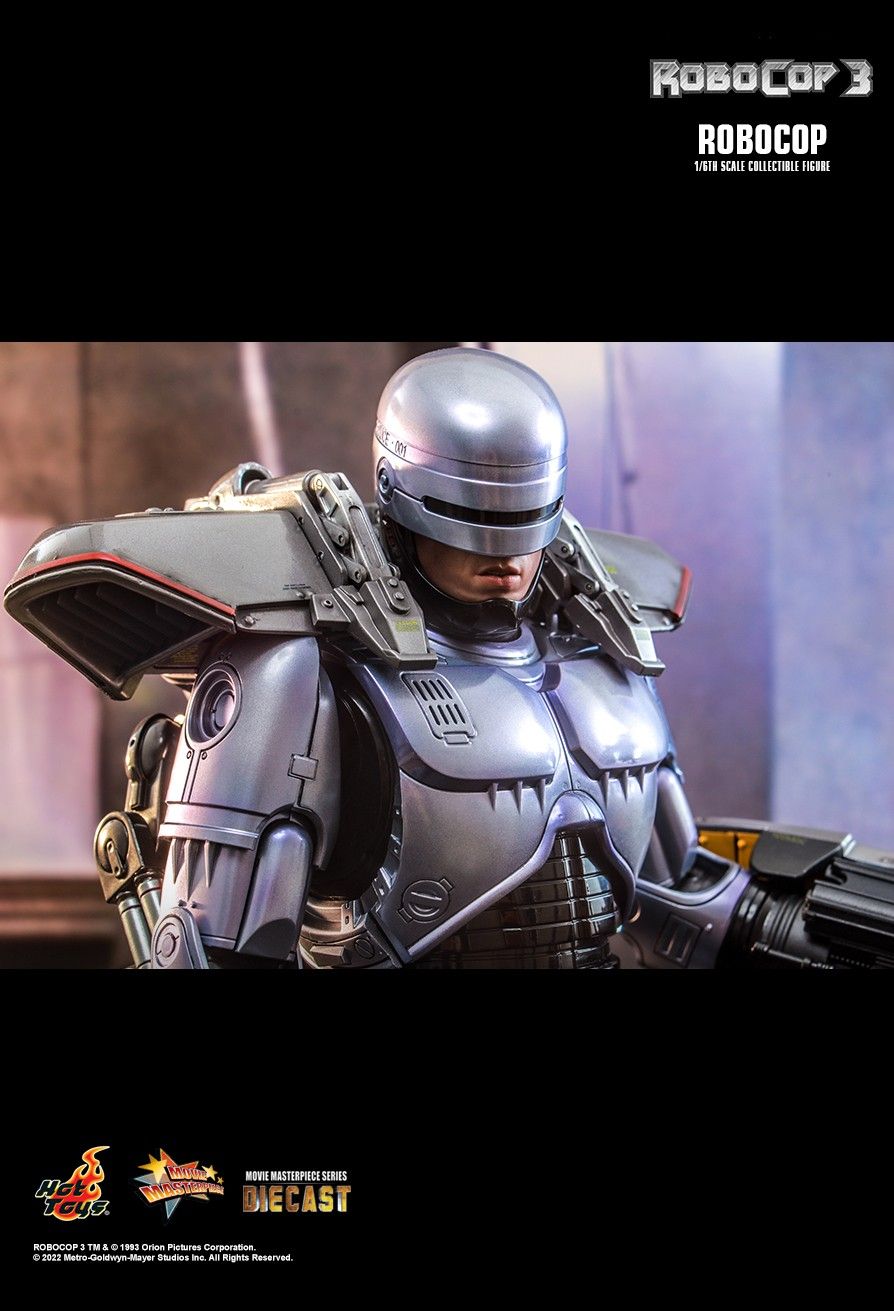 Hot Toys MMS669D49 RoboCop 3 Collectible Action Figurine 1/6