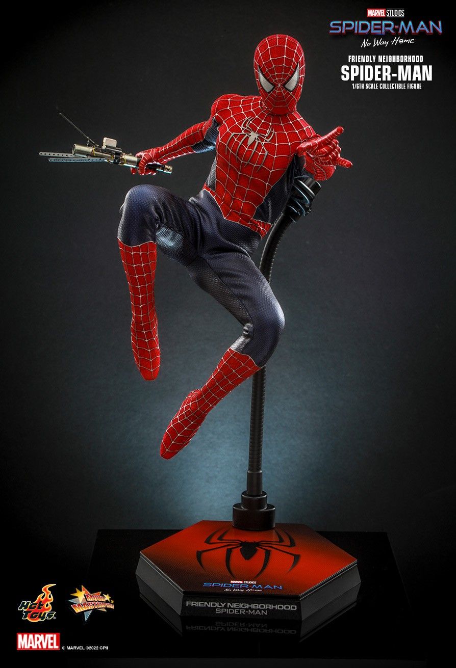 Friendly Neighborhood Spider-Man Sixth Scale Figure by Hot Toys